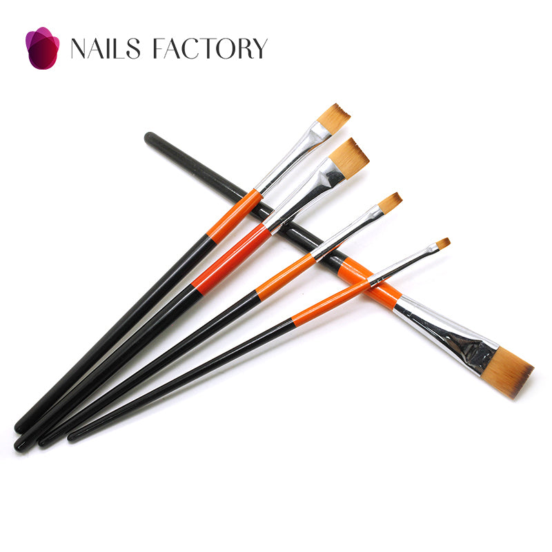 Fünf synthetische Acrylpinsel im Nails Factory Set, ideal für Nagelkunst und Acryltechnik, mit verschiedenen Pinselgrößen.