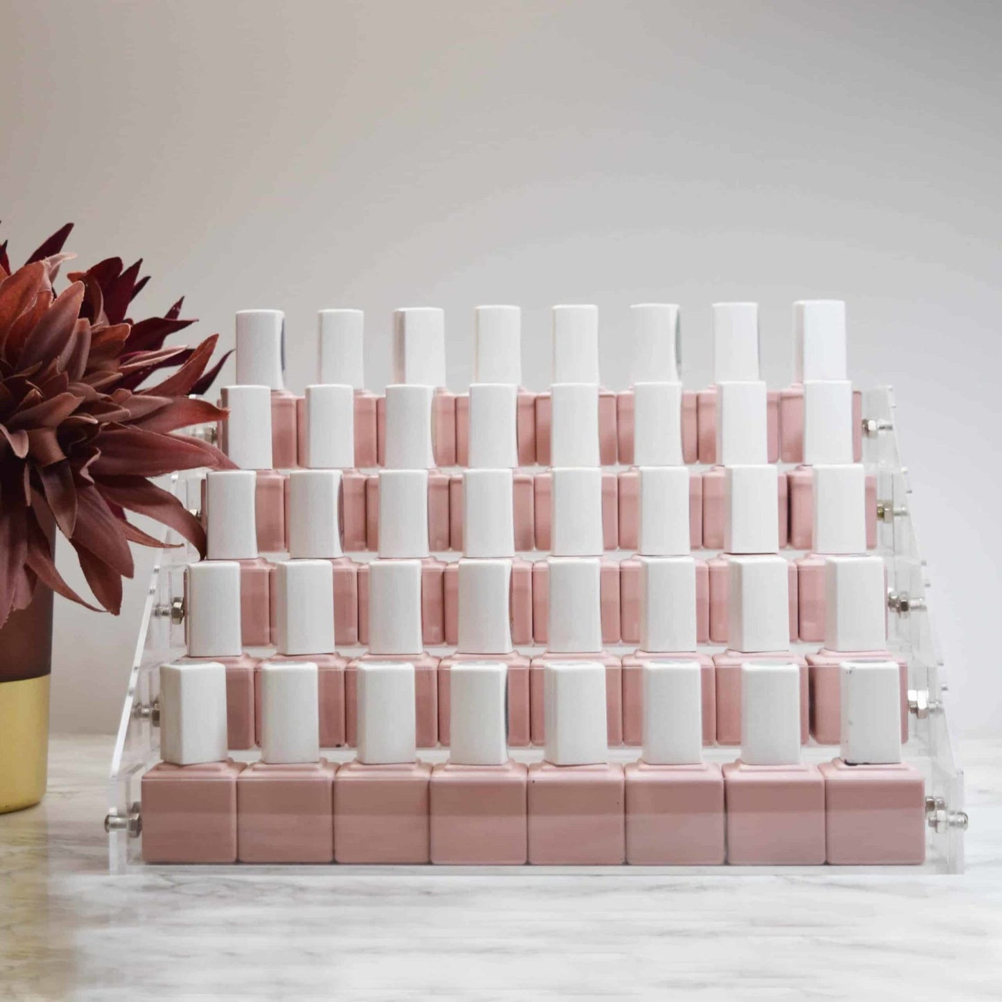 Nagellack Display Hygiene im Nagelstudio