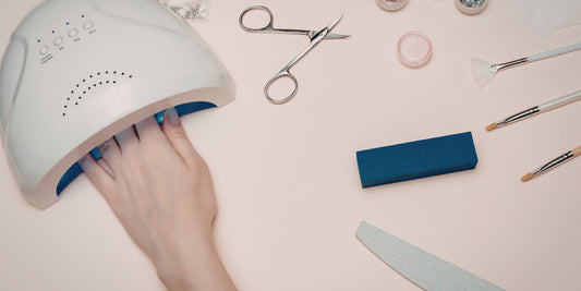 UV Lampe für Nägel: So findest du die richtige Nagellampe für dein System
