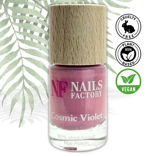 Green Plant Based Nagellack Cosmic Violet