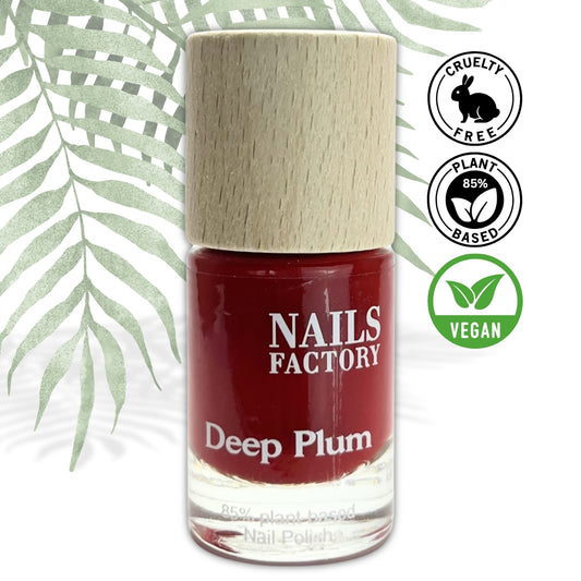 Green Plant Based Nagellack Deep Plum